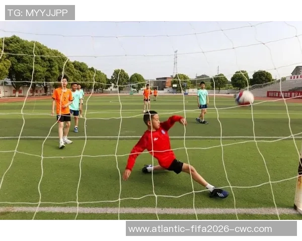 校园足球的魅力与成长:在绿茵场上追逐梦想的青春故事