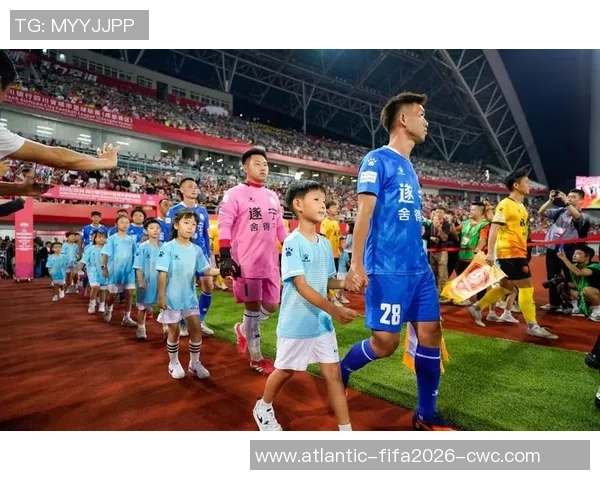 激情重燃六人足球元老赛再聚首追忆青春激情与友谊的碰撞